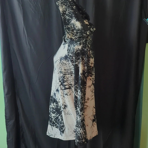 Lularoe Hoodie. Small. EUC - Picture 3 of 7